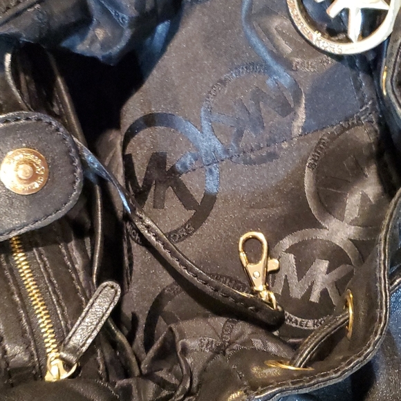 BLACK MICHAEL KORS BLACK WITH GOLD TRIM - Picture 11 of 11